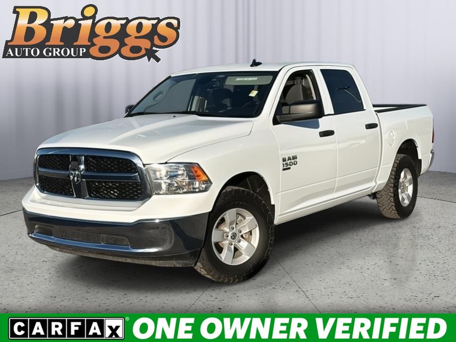 Bright White Clearcoat 2023 RAM 1500 Classic SLT Crew Cab 4WD Pickup Truck Four-Wheel Drive 8-Speed Automatic