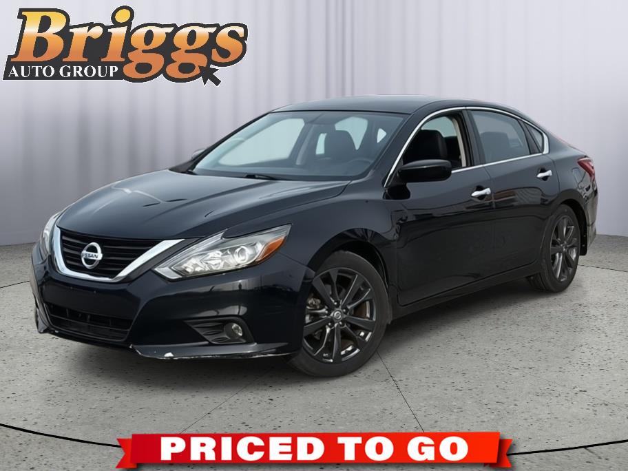 Super Black 2018 Nissan Altima 2.5 SR Sedan Front-Wheel Drive Continuously Variable Transmission