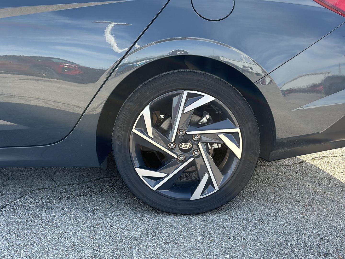 View vehicle photo 6