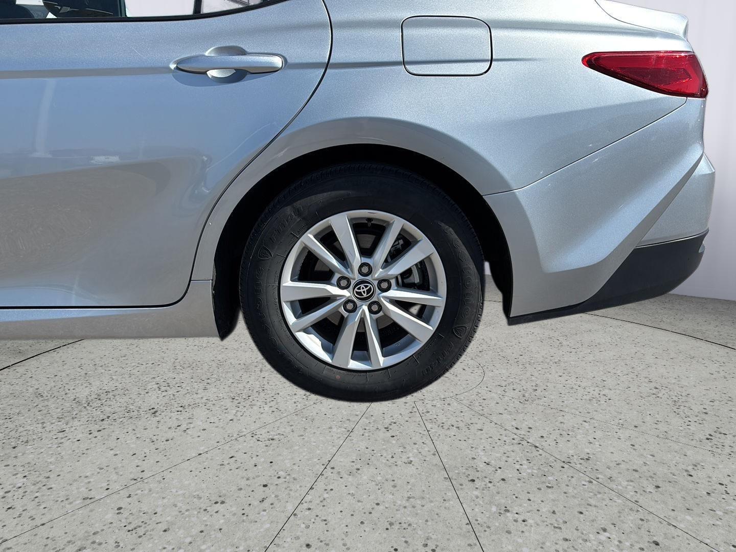 View vehicle photo 6