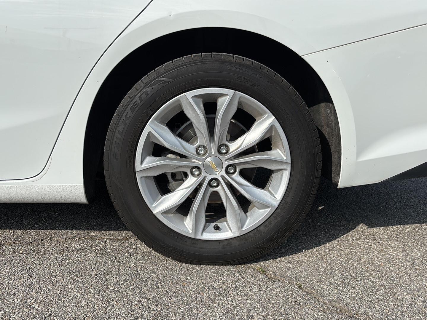 View vehicle photo 6