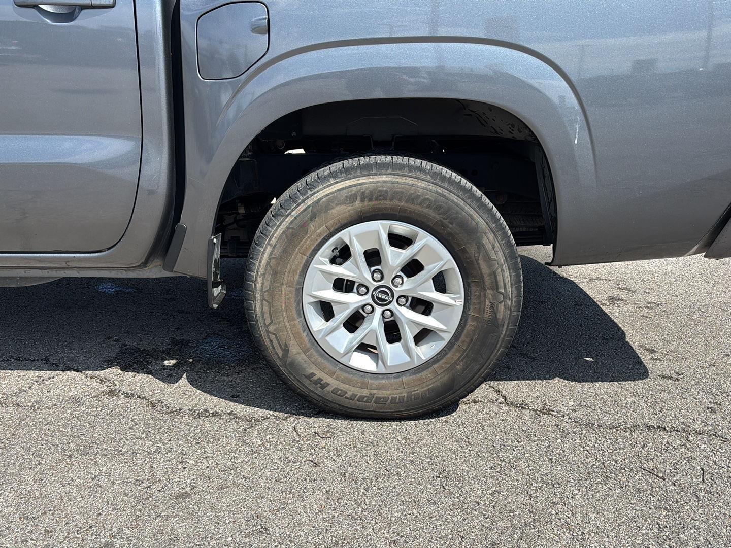 View vehicle photo 6