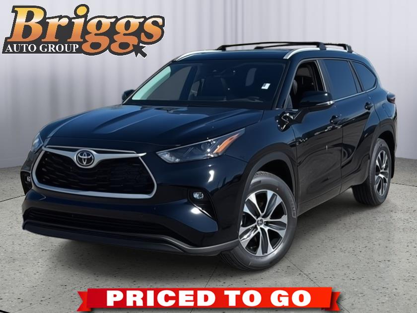Midnight Black Metallic 2026 Toyota Highlander XLE AWD SUV / Crossover All-Wheel Drive Automatic