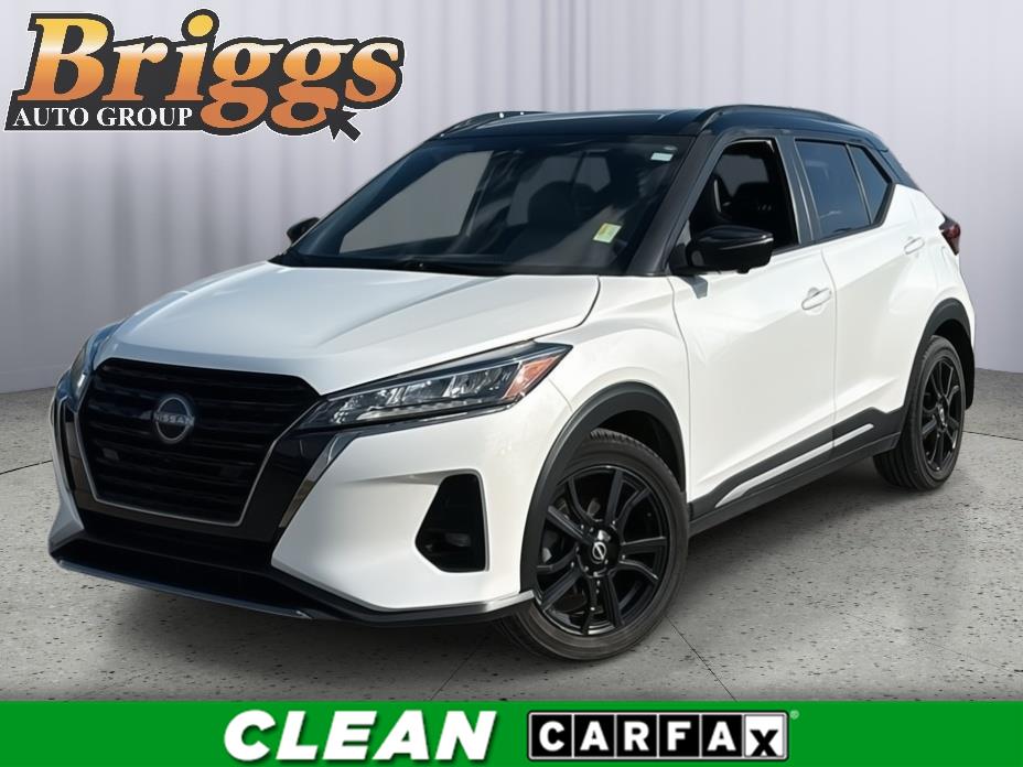 Aspen White Tricoat/Super Black 2022 Nissan Kicks SR FWD SUV / Crossover Front-Wheel Drive Continuously Variable Transmission
