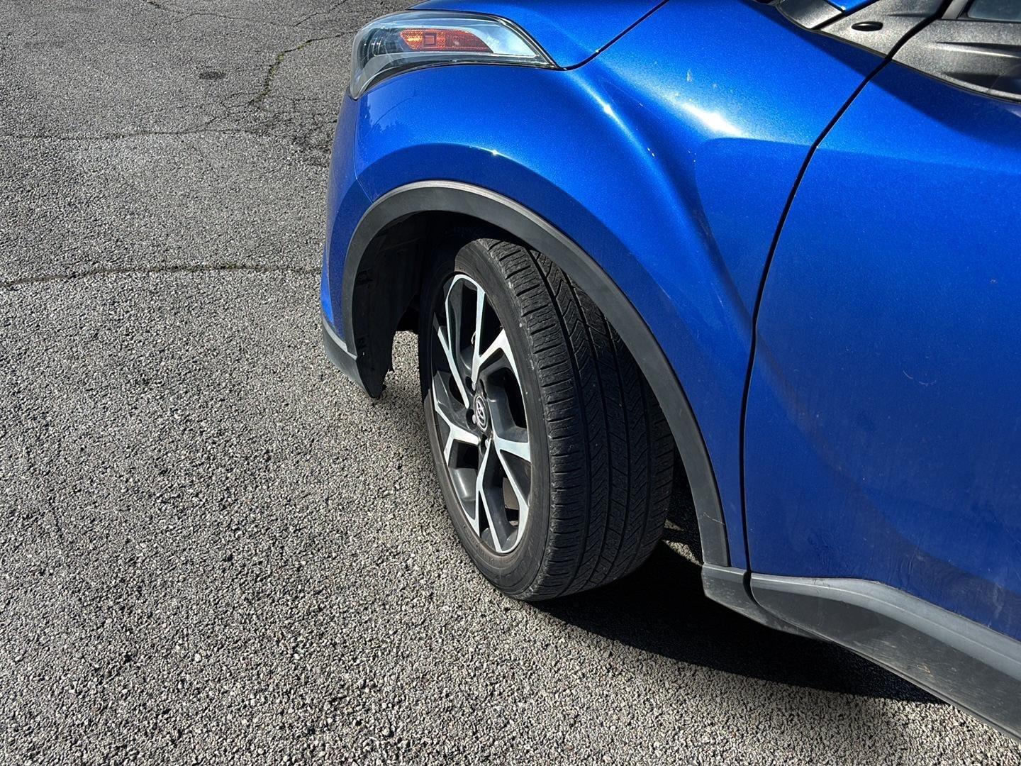 View vehicle photo 4