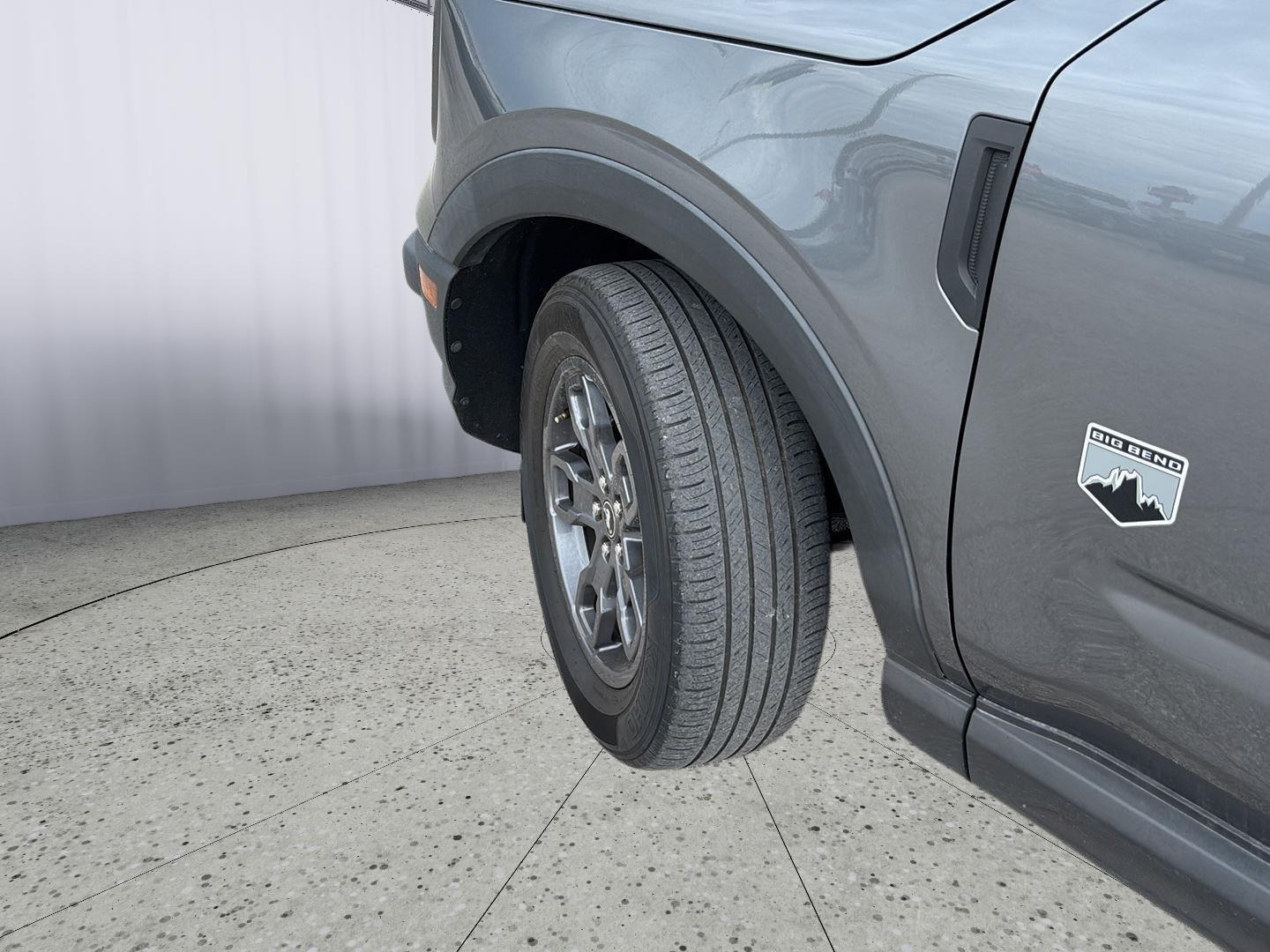 View vehicle photo 4