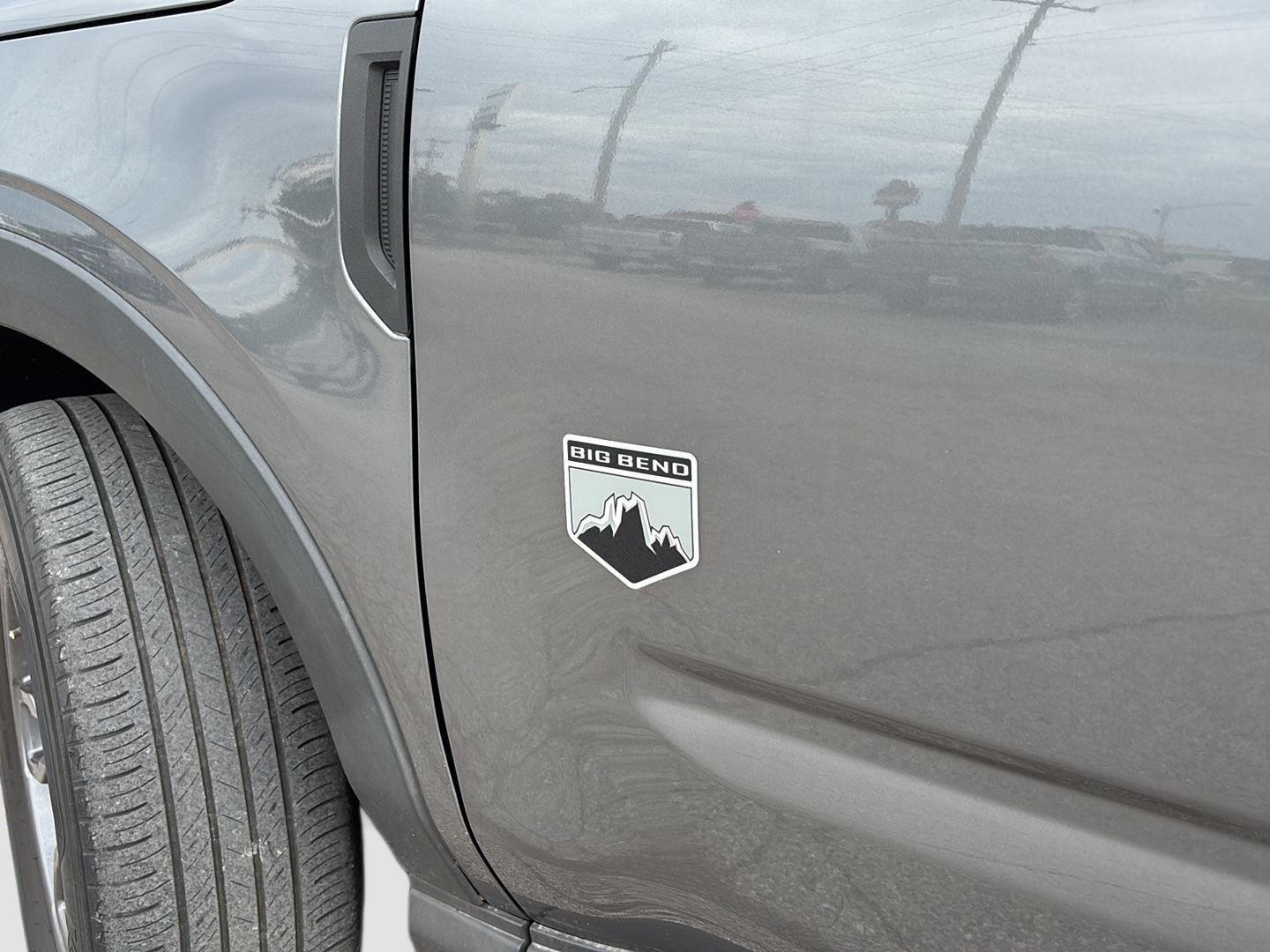 View vehicle photo 5