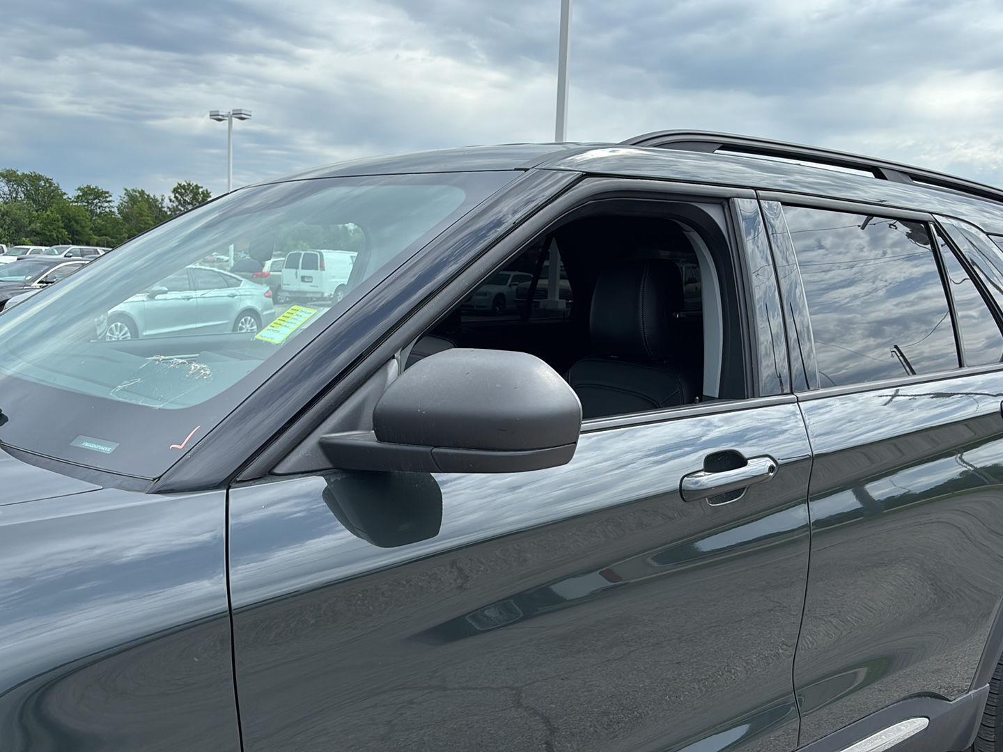 View vehicle photo 6