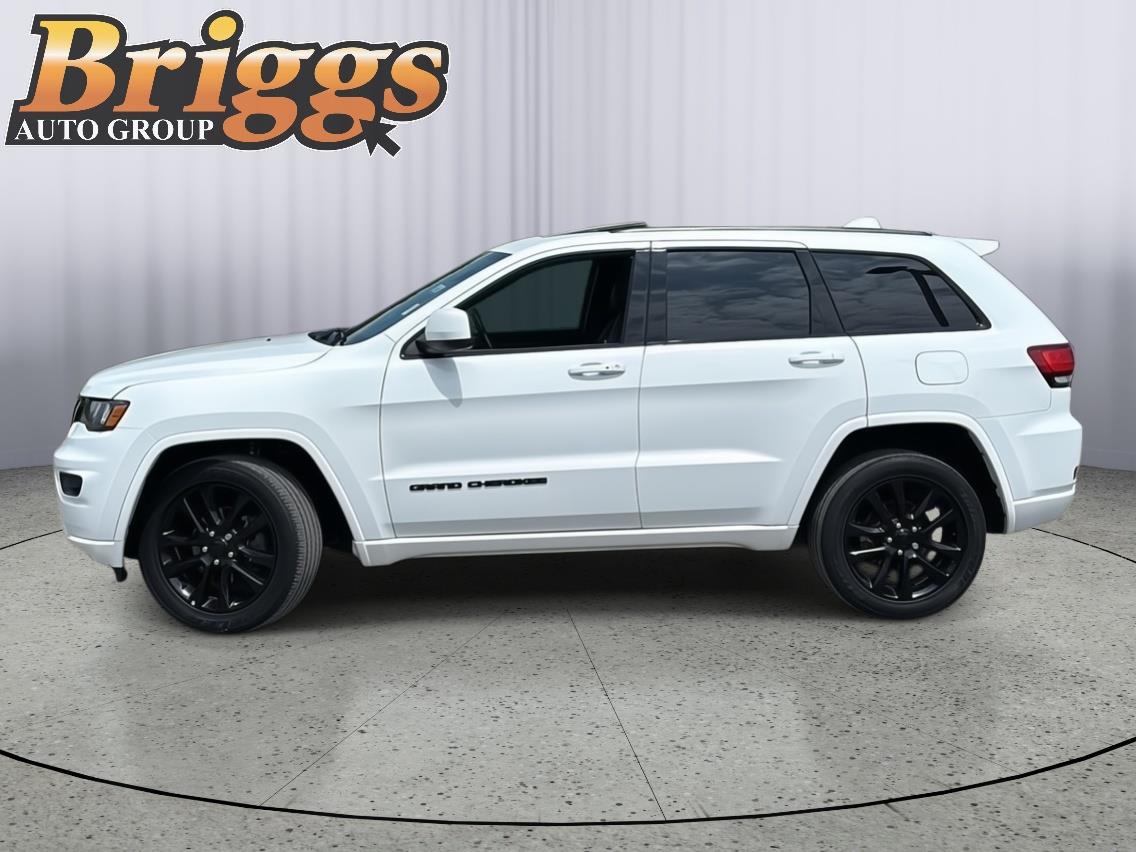 View vehicle photo 4