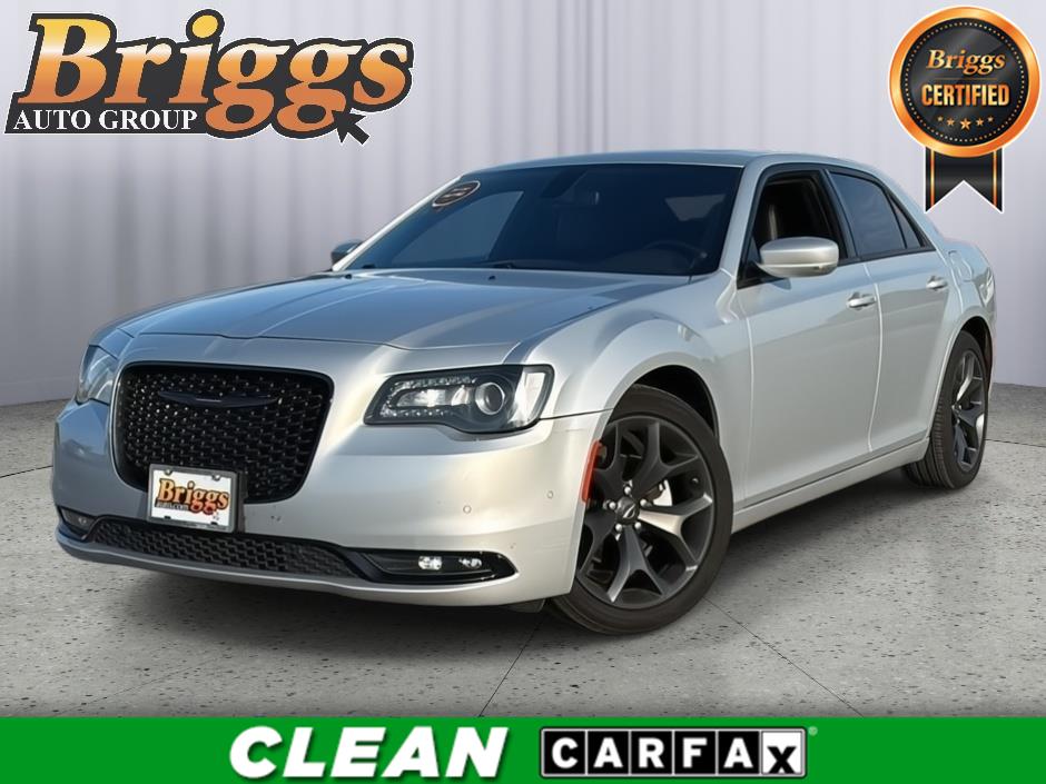 Silver Mist Clearcoat 2023 Chrysler 300 Sedan Rear-Wheel Drive 8-Speed Automatic