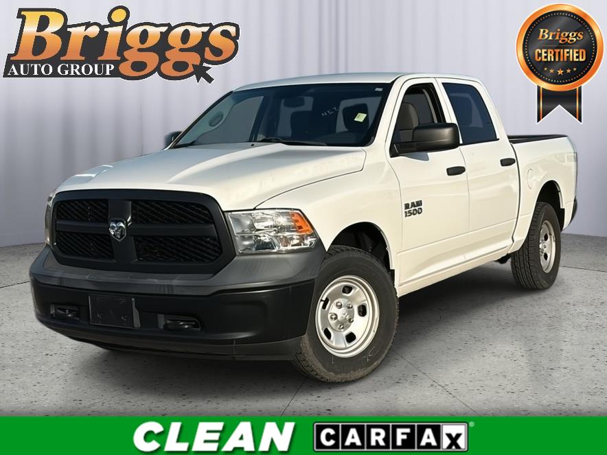 Bright White Clearcoat 2018 RAM 1500 Pickup Truck Four-Wheel Drive 8-Speed Automatic