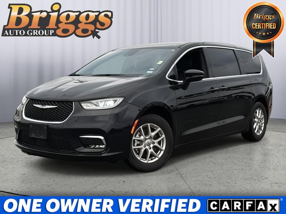 Diamond Black Crystal Pearlcoat 2025 Chrysler Pacifica Minivan Front-Wheel Drive 9-Speed Automatic