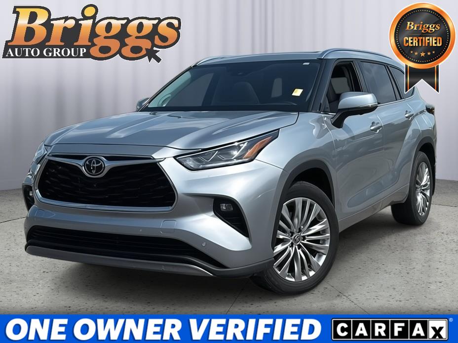 Celestial Silver Metallic 2024 Toyota Highlander SUV / Crossover All-Wheel Drive Automatic