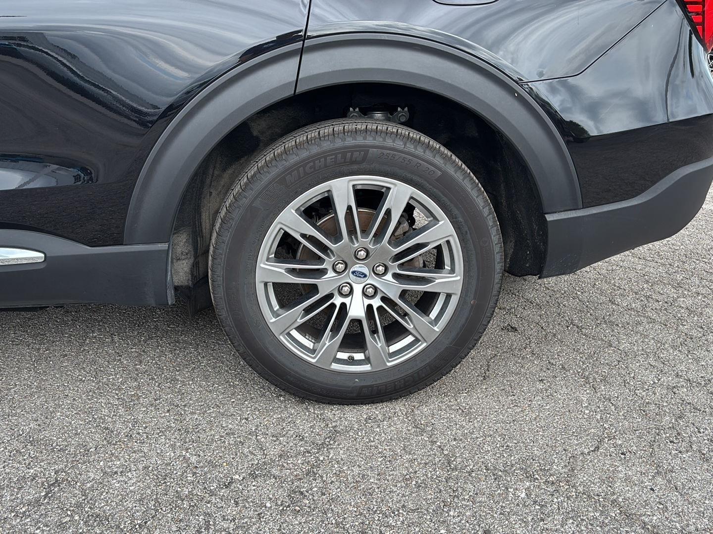 View vehicle photo 5
