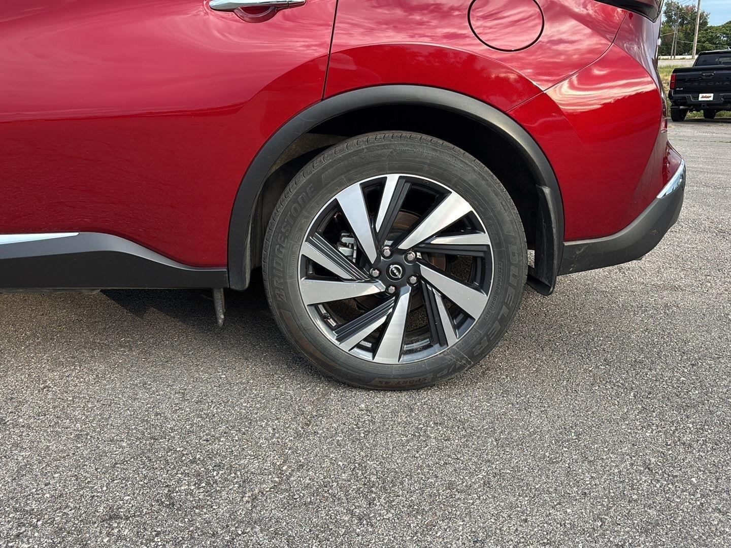 View vehicle photo 5