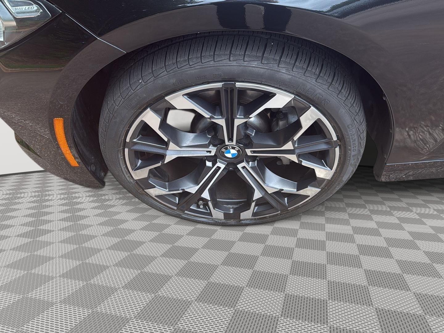 2025 BMW 3 Series 330i - Black Sapphire Metallic exterior view 14