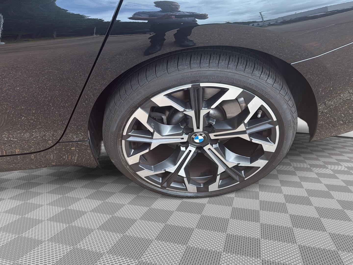 2025 BMW 3 Series 330i - Black Sapphire Metallic exterior view 15