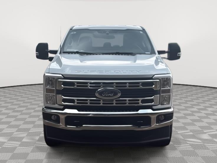 2026 Ford Super Duty F-250 XLT - Oxford White exterior view 2
