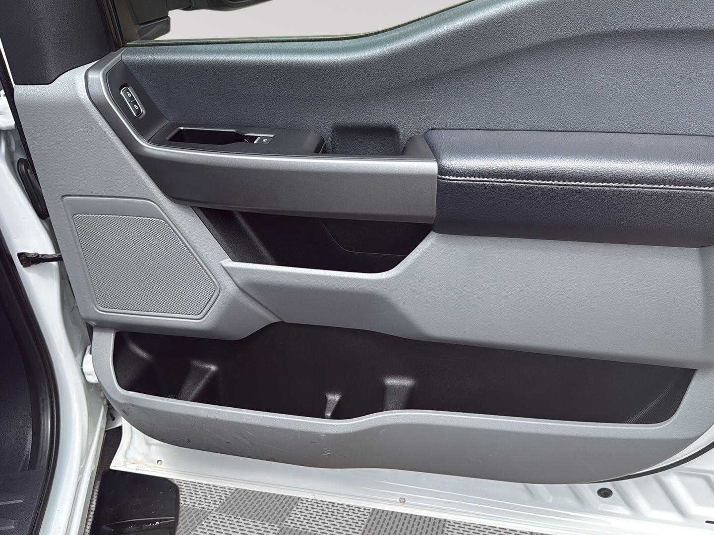 2026 Ford Super Duty F-250 XLT - Oxford White exterior view 20