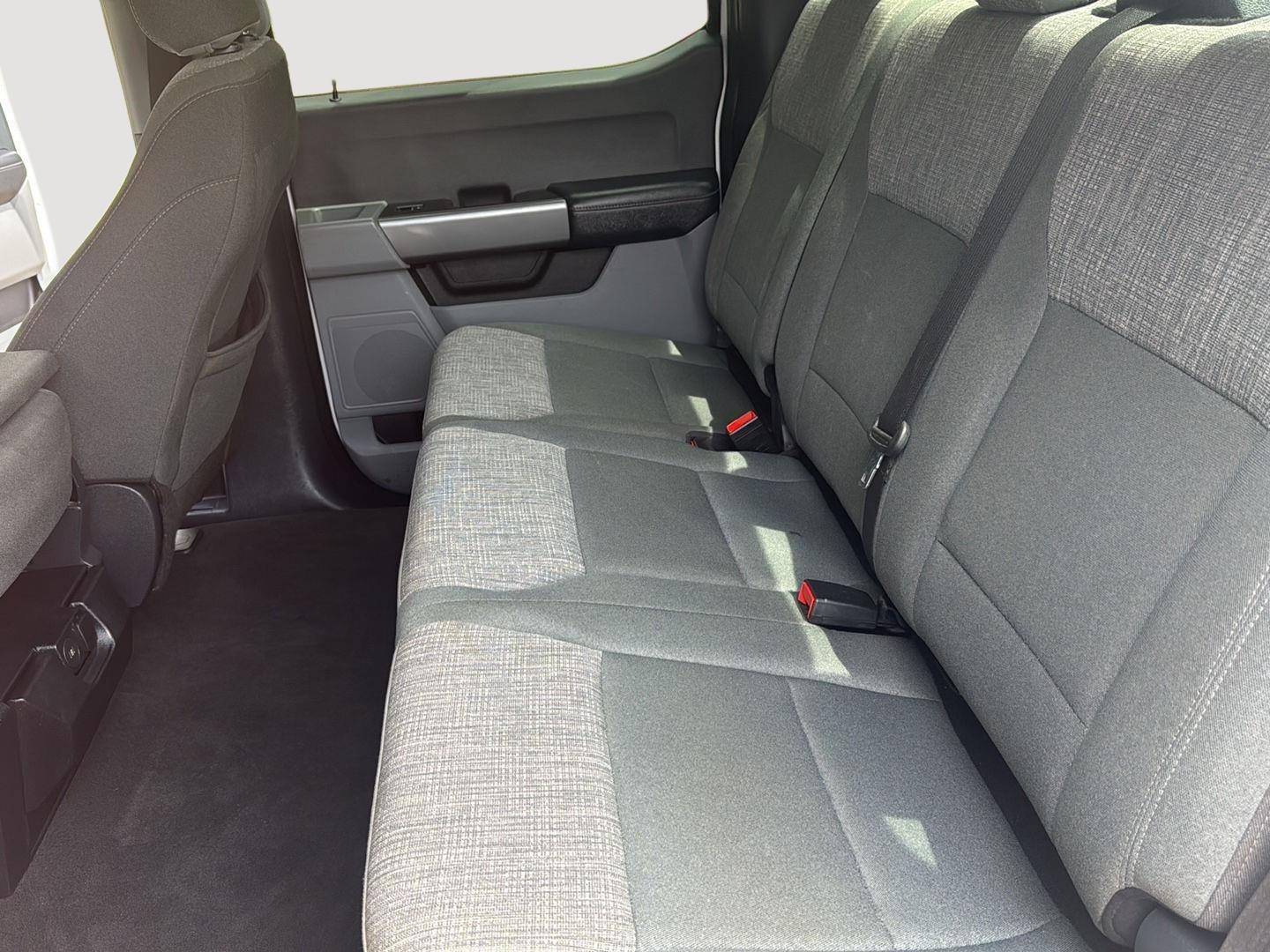 2026 Ford Super Duty F-250 XLT - Oxford White exterior view 4