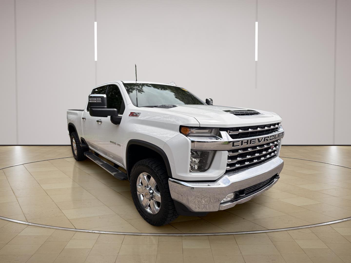 Summit White 2022 Chevrolet Silverado 2500HD Pickup Truck Four-Wheel Drive Automatic