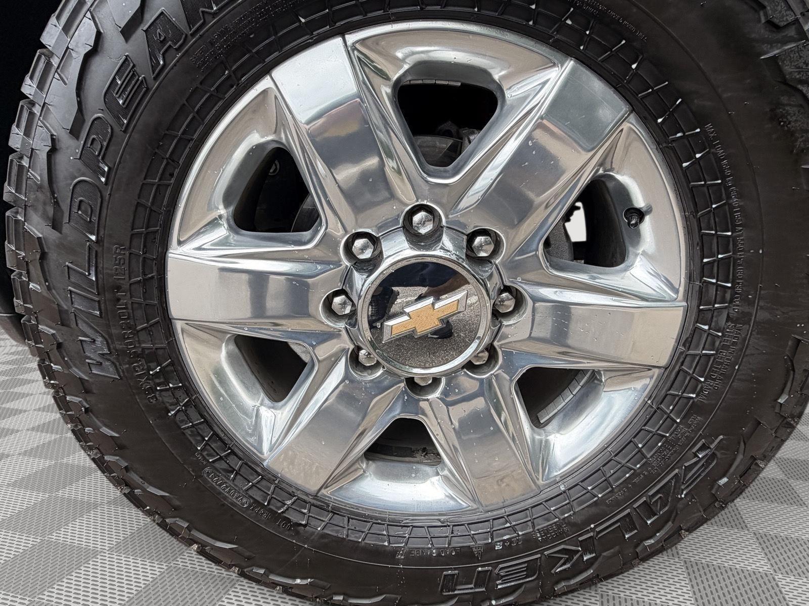 2022 Chevrolet Silverado 2500HD LTZ - Summit White exterior view 14