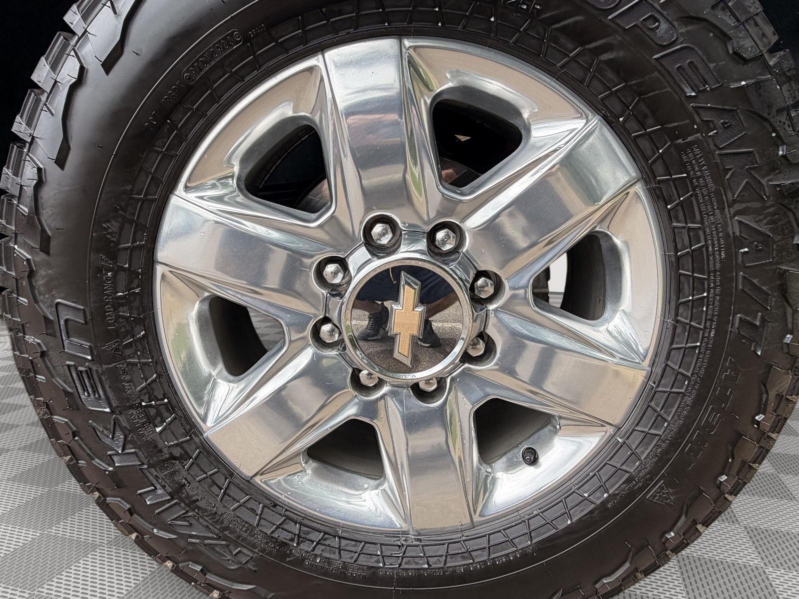 2022 Chevrolet Silverado 2500HD LTZ - Summit White exterior view 16