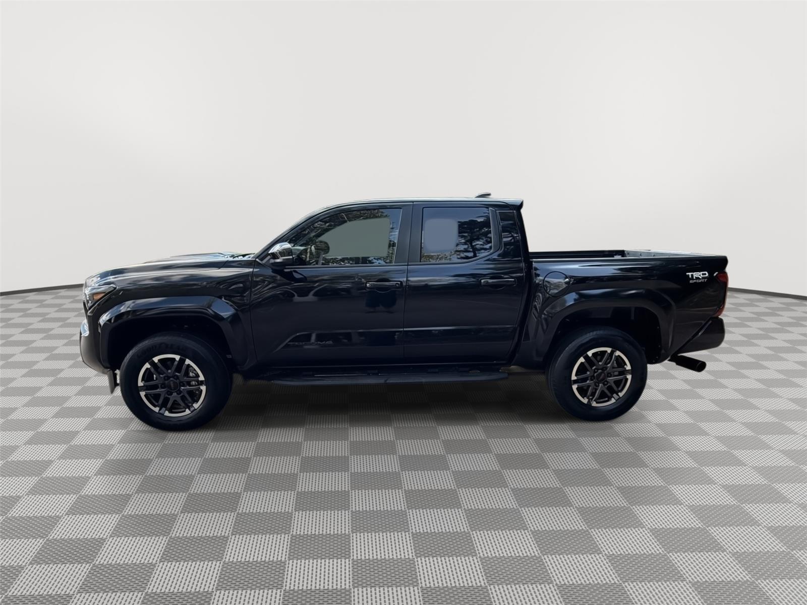 View vehicle photo 3