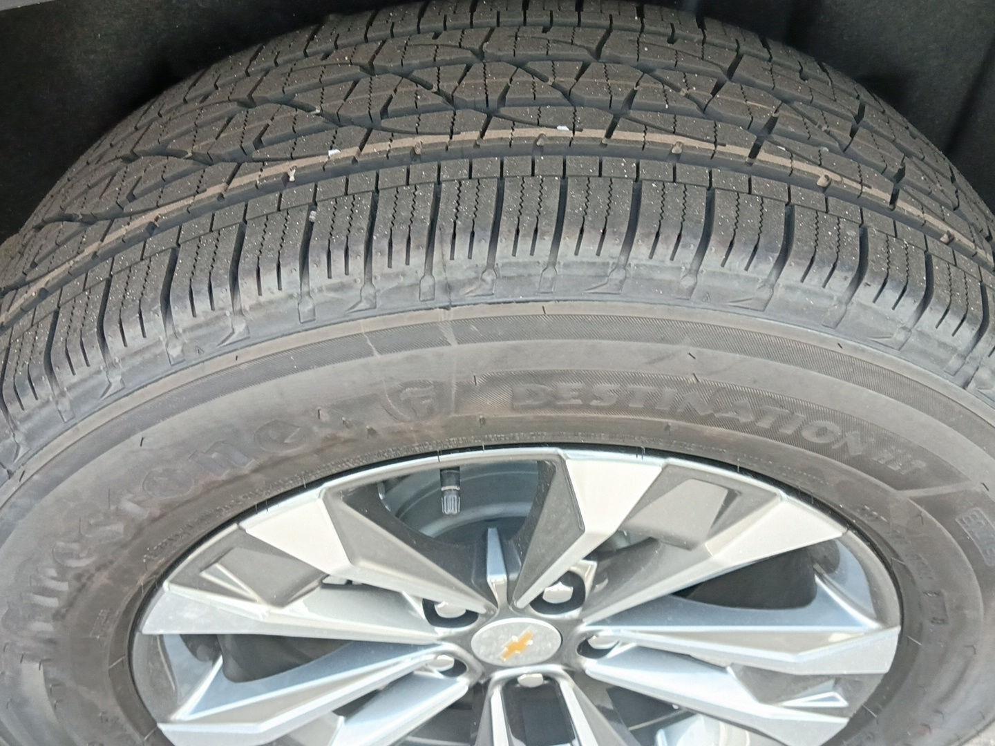 2027 Chevrolet Equinox FWD LT - Sterling Gray Metallic exterior view 6