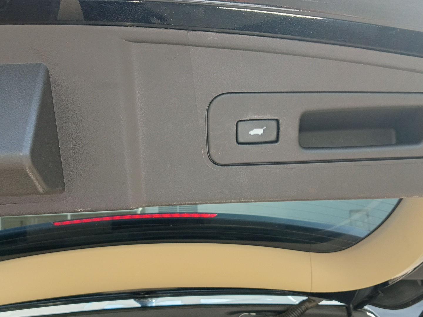 2019 Acura MDX w/Tech - Majestic Black Pearl exterior view 13