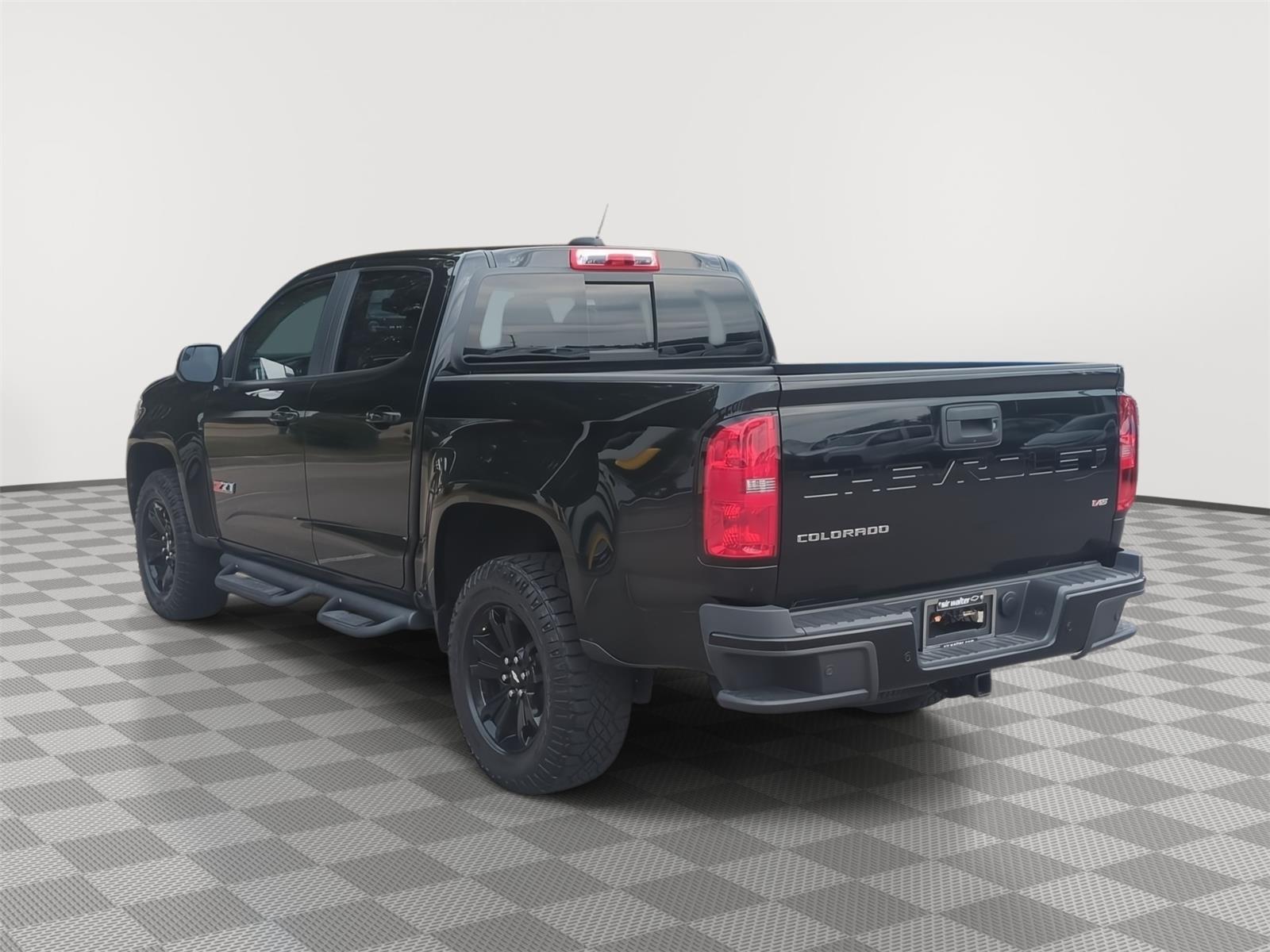View vehicle photo 3