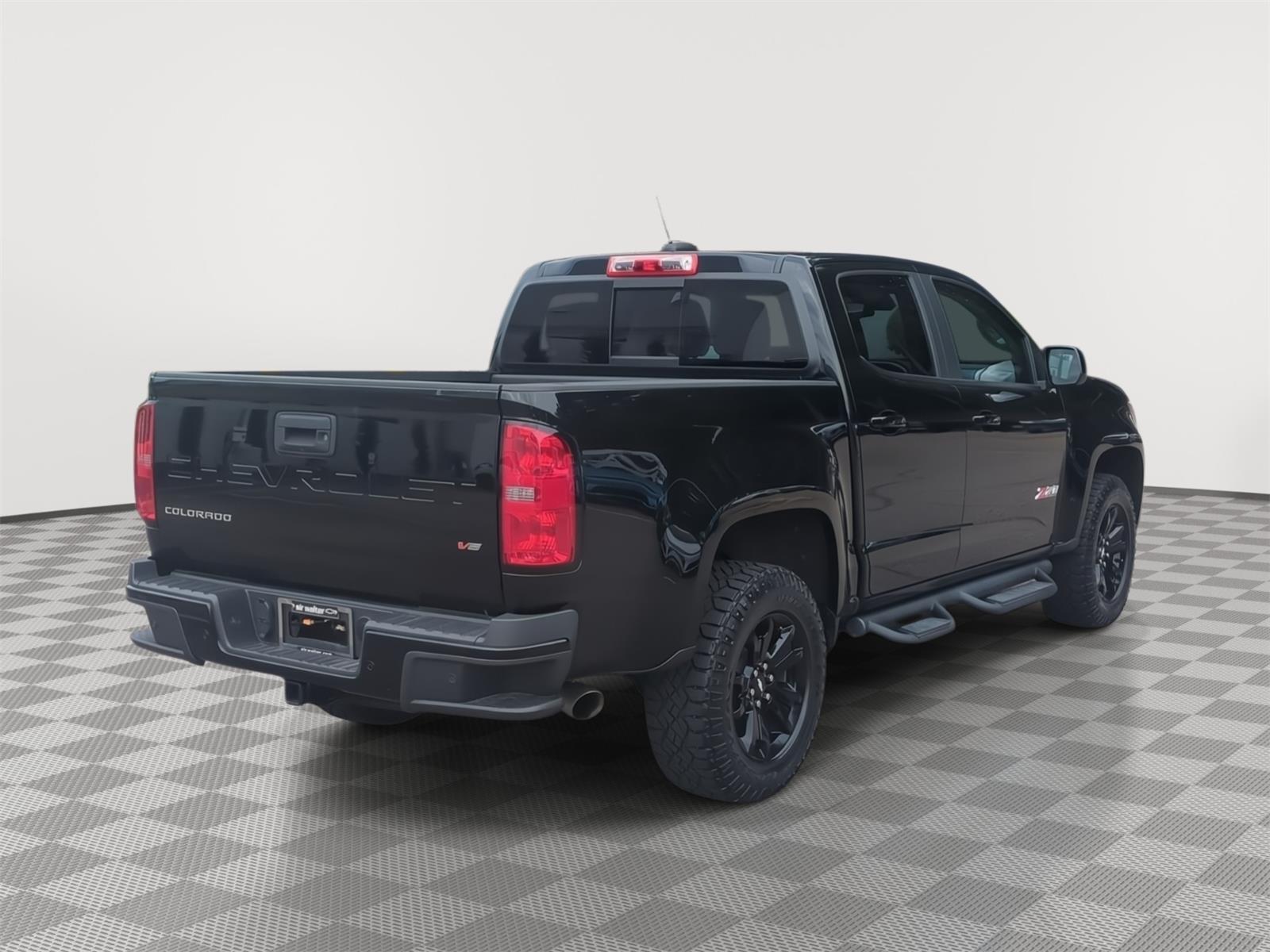 View vehicle photo 5