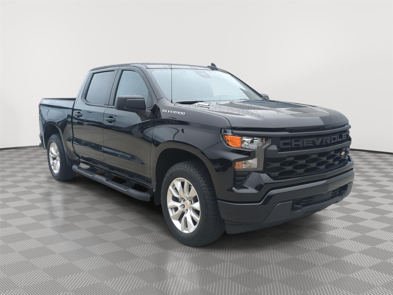 2025 Chevrolet Silverado 1500 Custom - Black exterior view 13