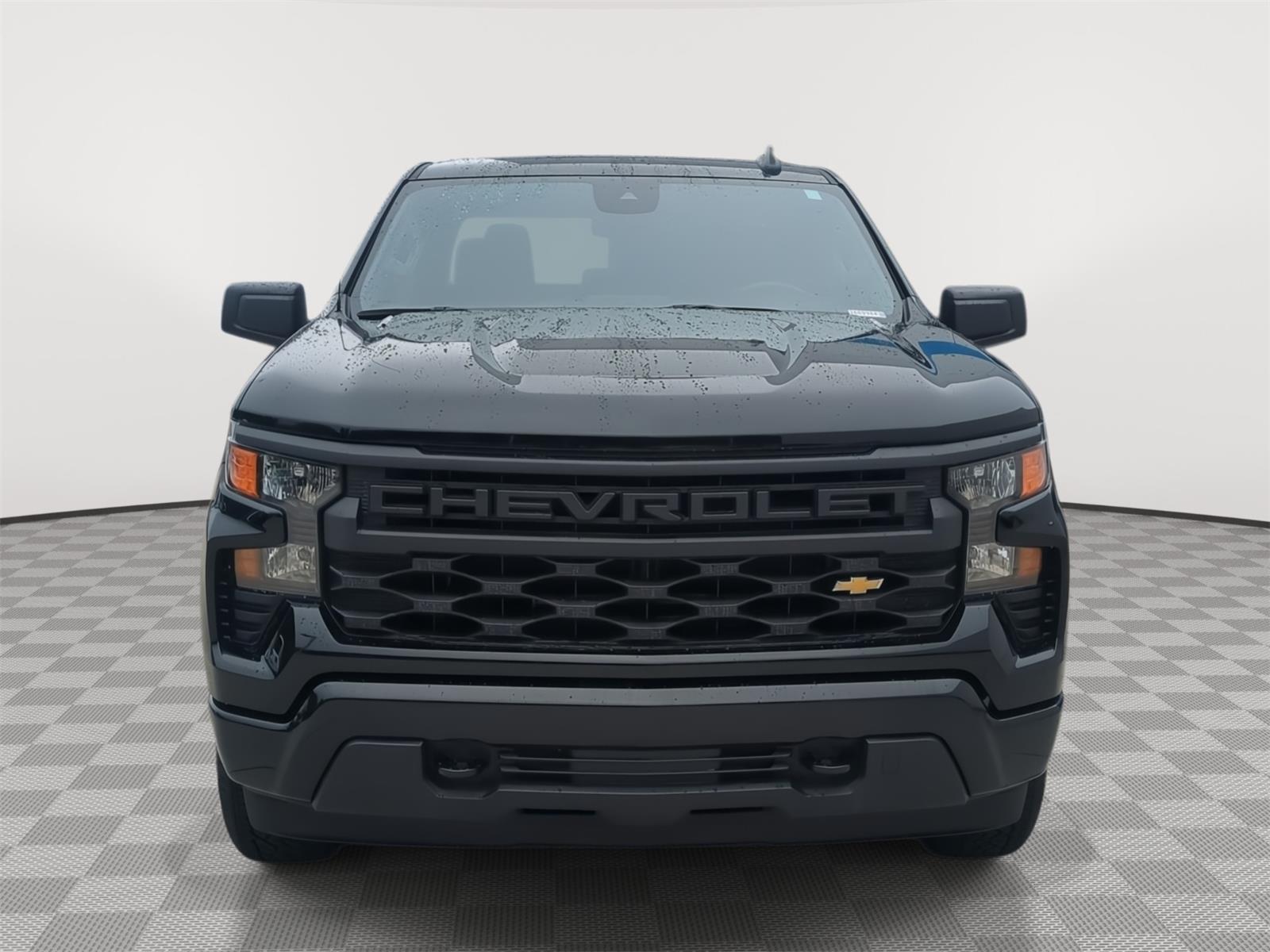 2025 Chevrolet Silverado 1500 Custom - Black exterior view 14