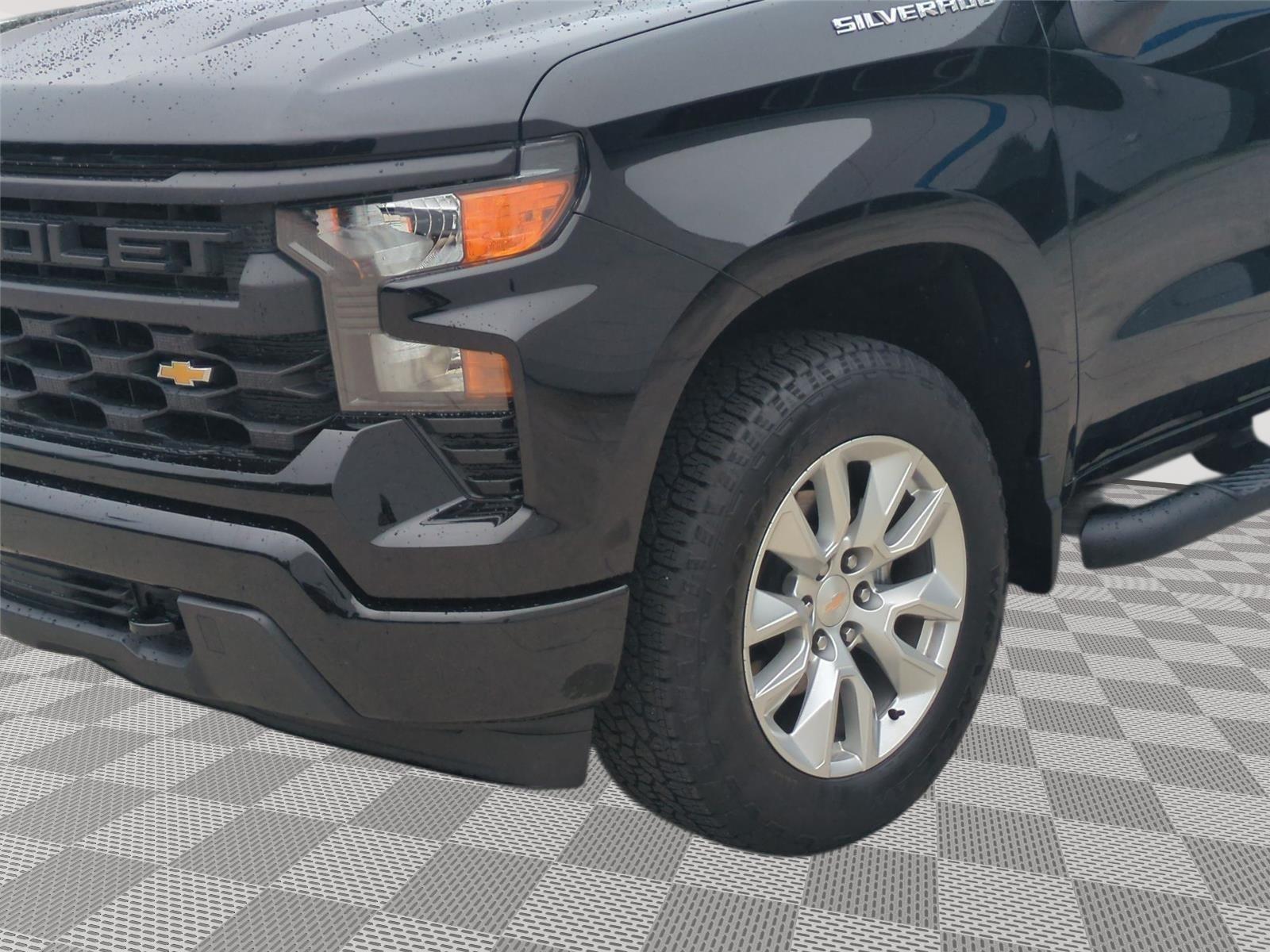 2025 Chevrolet Silverado 1500 Custom - Black exterior view 15