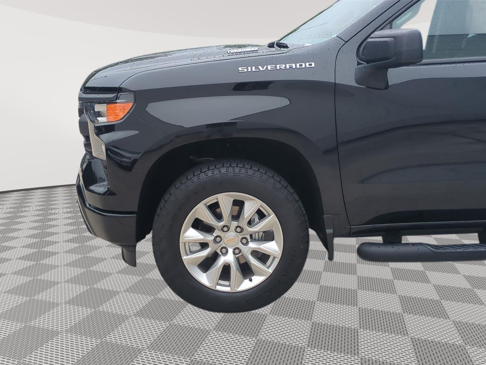 2025 Chevrolet Silverado 1500 Custom - Black exterior view 16