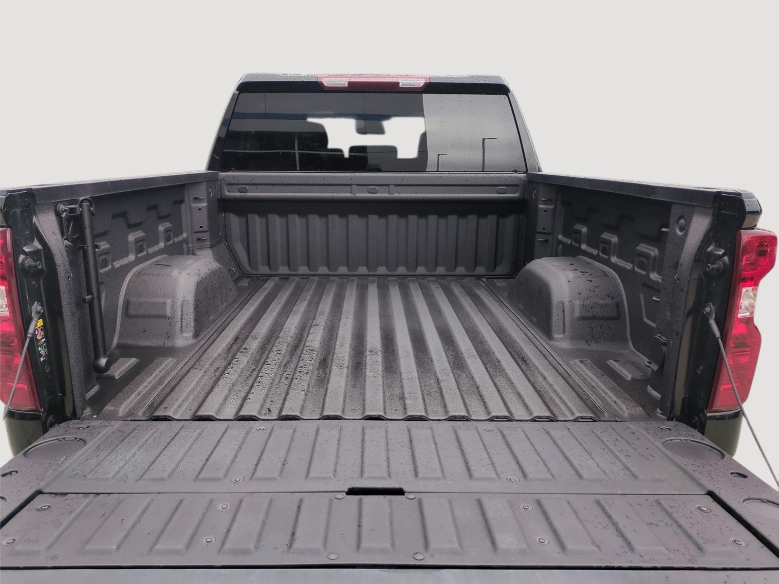 2025 Chevrolet Silverado 1500 Custom - Black exterior view 7