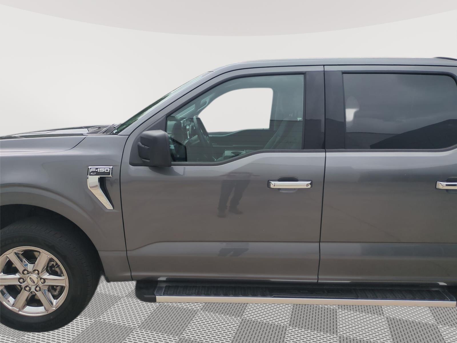2025 Ford F-150 XLT - Carbonized Gray exterior view 18