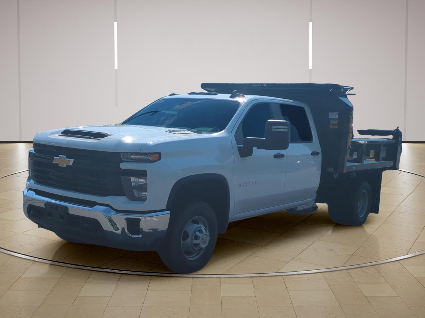 Summit White 2026 Chevrolet Silverado 3500HD Chassis Pickup Truck Four-Wheel Drive Automatic