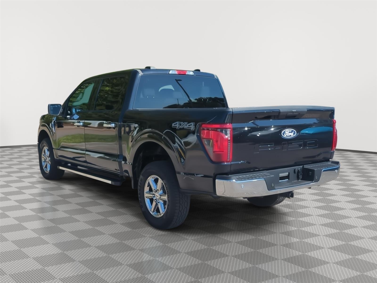 2025 Ford F-150 XLT - Agate Black exterior view 9