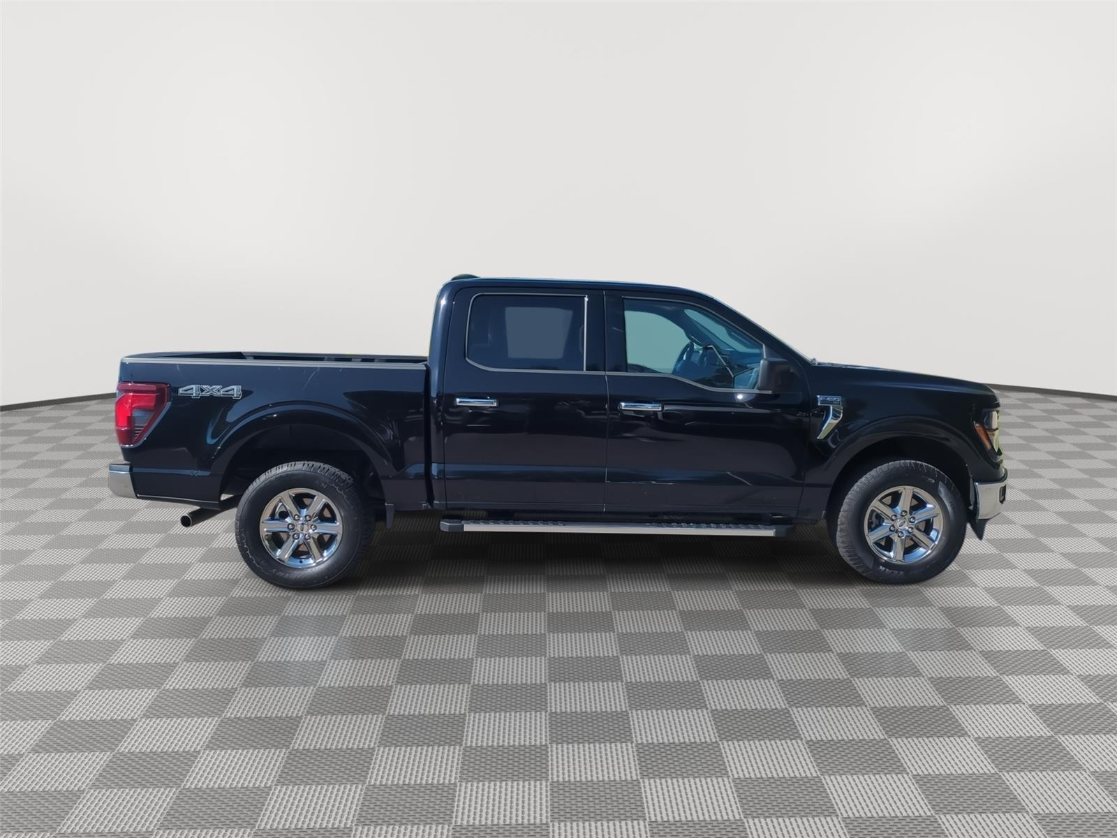 2025 Ford F-150 XLT - Agate Black exterior view 12