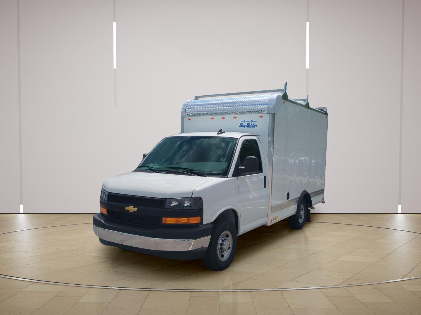 Summit White 2026 Chevrolet Express Chassis Van Rear-Wheel Drive 8-Speed Automatic