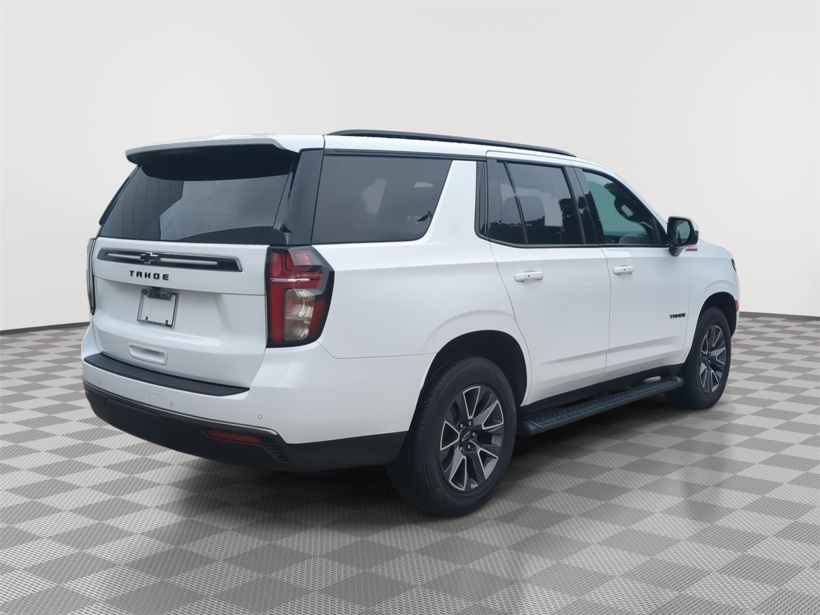 2022 Chevrolet Tahoe Z71 - Summit White exterior view 5