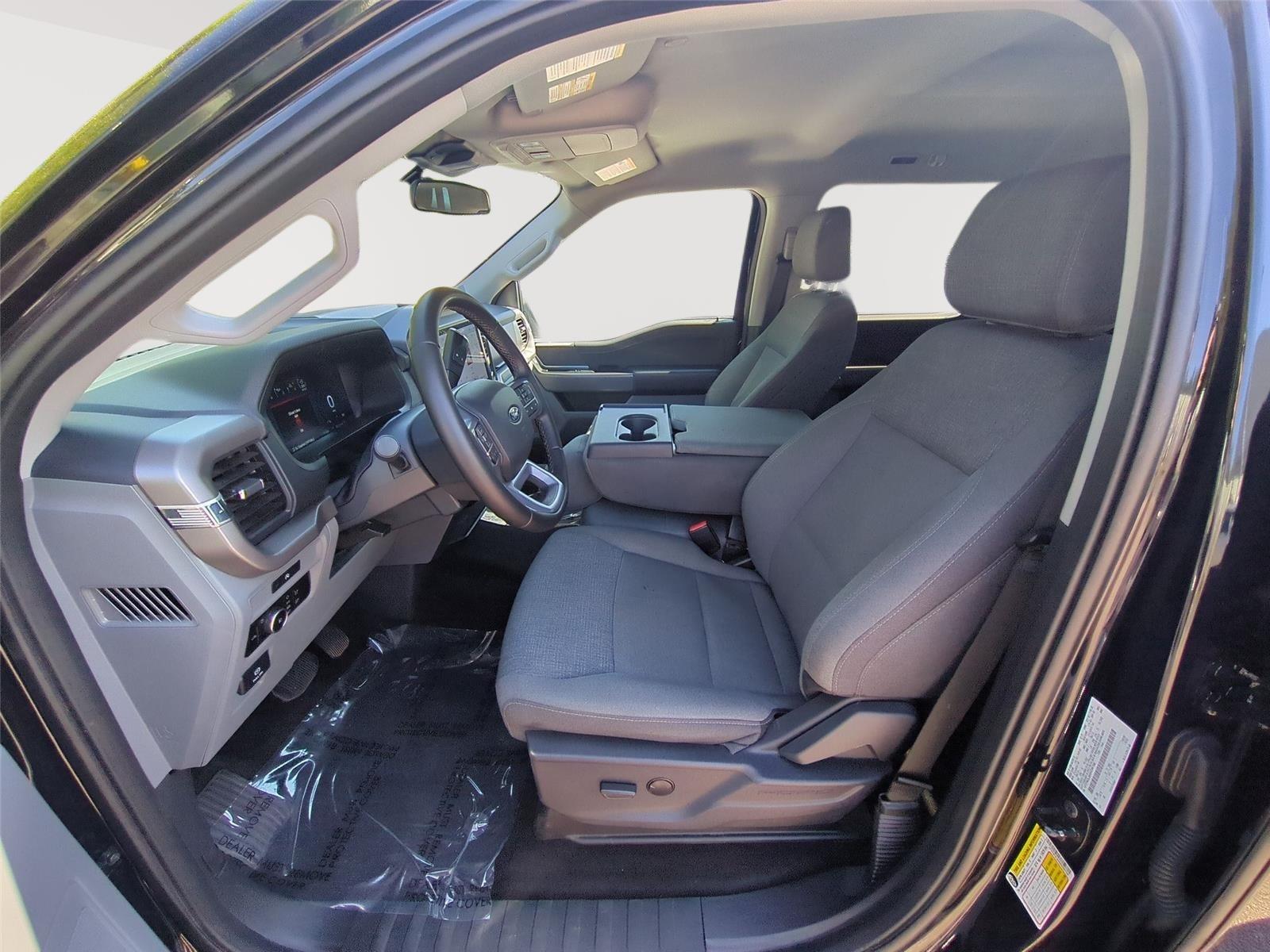 2025 Ford F-150 XLT - Agate Black exterior view 3