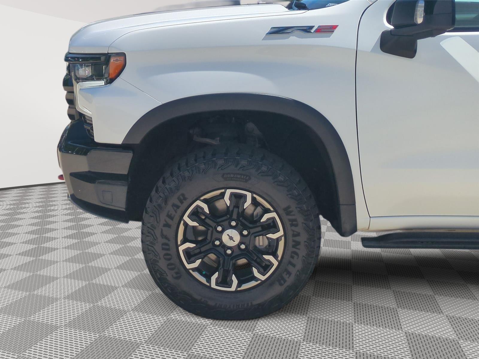2023 Chevrolet Silverado 1500 ZR2 - Summit White exterior view 16