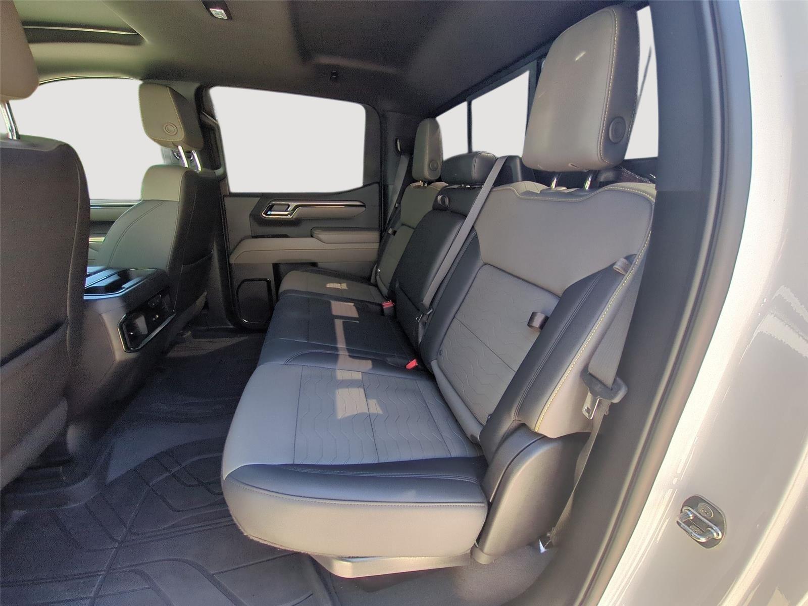 2023 Chevrolet Silverado 1500 ZR2 - Summit White exterior view 7