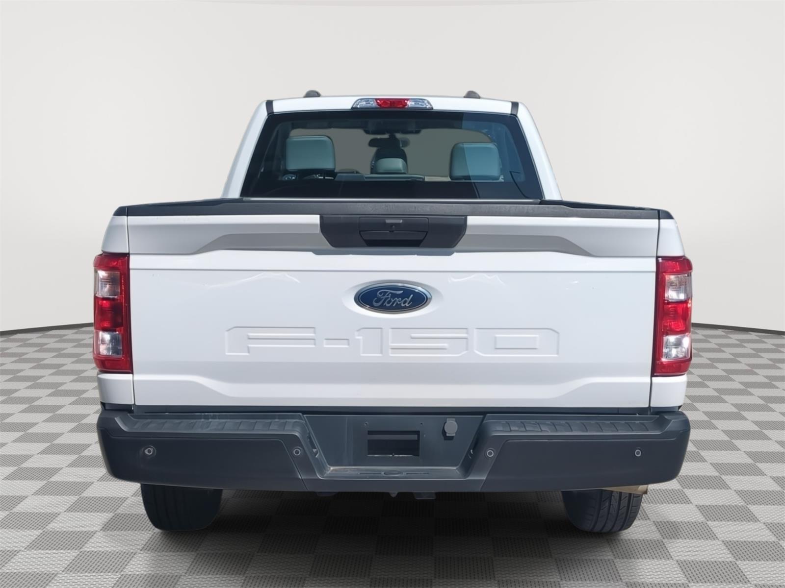 View vehicle photo 4