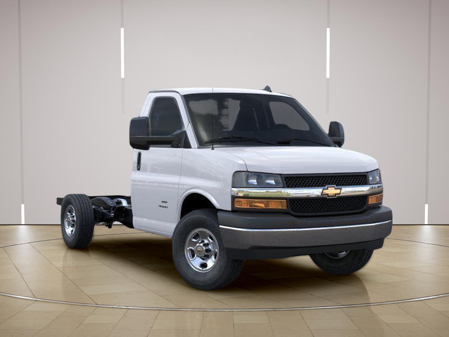 Summit White 2026 Chevrolet Express Chassis Van Rear-Wheel Drive 8-Speed Automatic