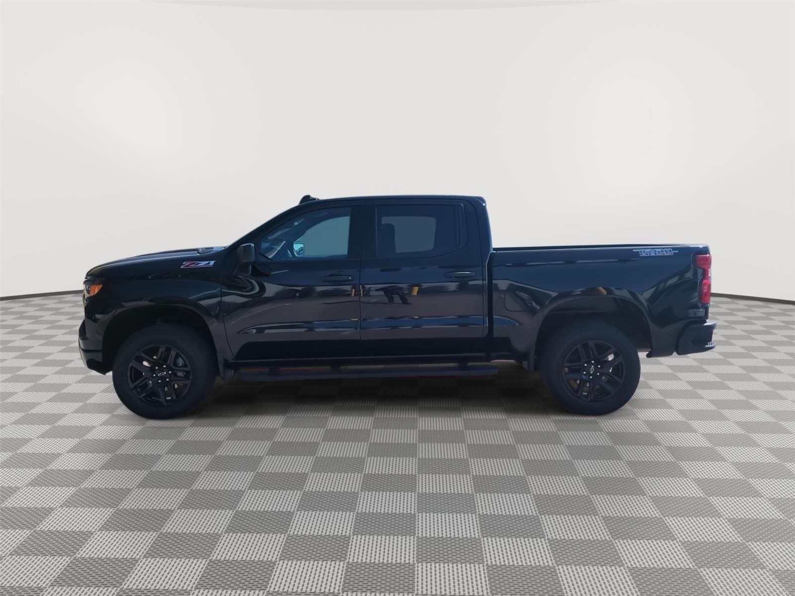 2024 Chevrolet Silverado 1500 Custom Trail Boss - Black exterior view 5