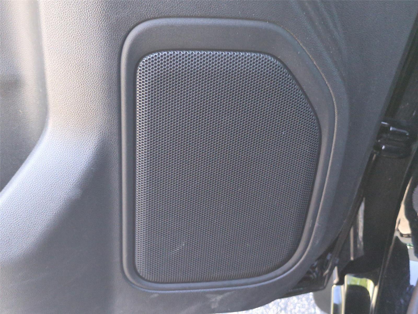 2024 Chevrolet Silverado 1500 Custom Trail Boss - Black exterior view 17